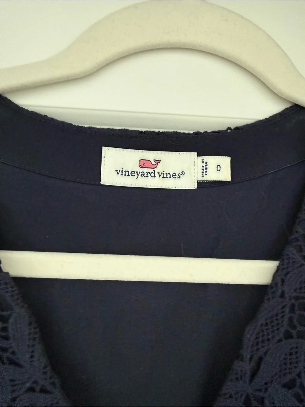 NEW Vineyard Vines Navy Lace V-Neck Sleeveless Dress